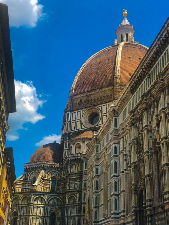 Scopri di più sull'articolo Lusso Toscano: Yves Saint Laurent inaugura un atelier di pelletteria a Scandicci. Qui gli aggiornamenti