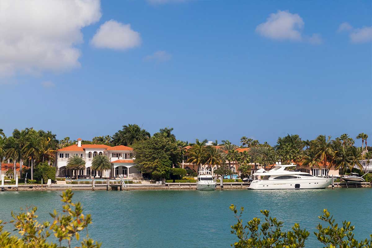 Read more about the article Miami Emerges as Premier Luxury Real Estate Market for 2025