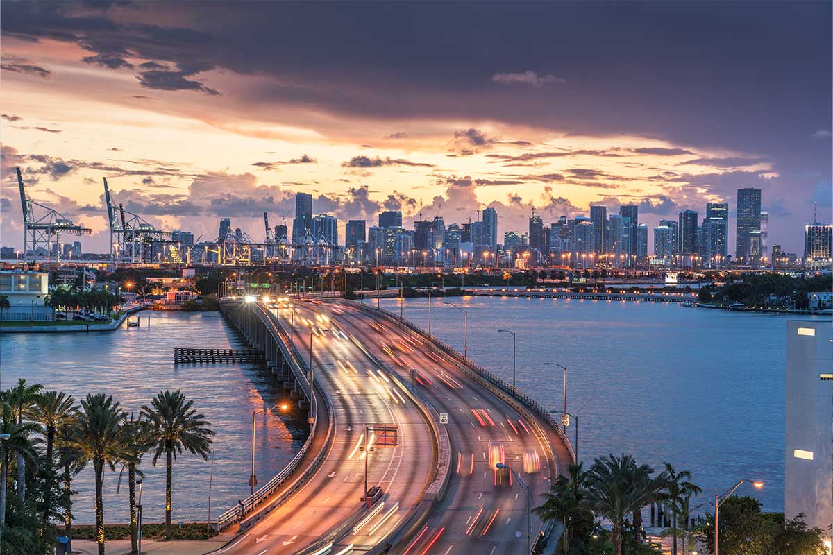 Read more about the article Miami Luxury Market Thrives Despite Broader Cooling