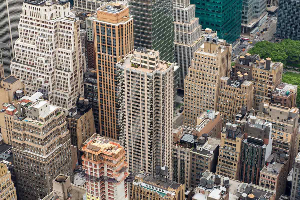Read more about the article New York Real Estate Shows Signs of Gradual Recovery in Q1 2025