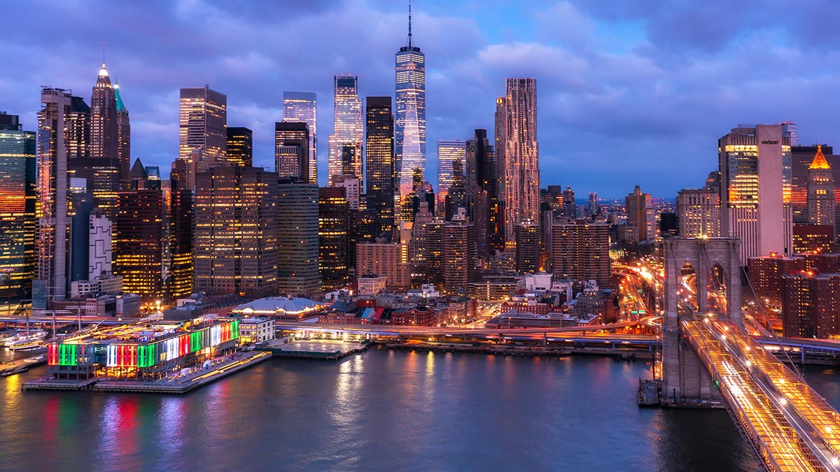 Read more about the article When Wall Street Sneezes, Manhattan Moves